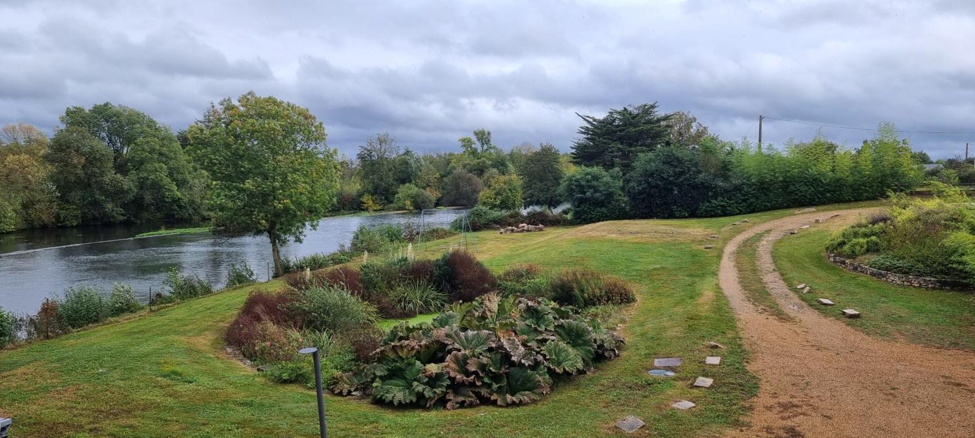 Domaine De La Courbe Hotel & Spa Le Lude Exterior foto